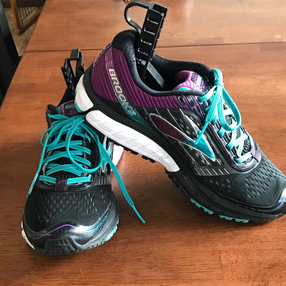 Brooks ghost 9 size 9 in EUC
